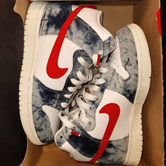 Dunk High  NiKe Dunk High